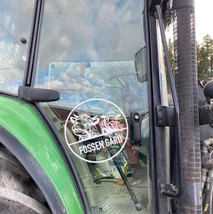 Logo til traktordør